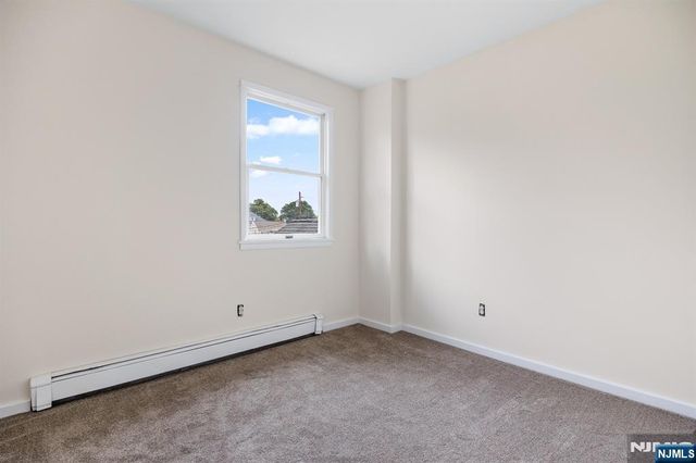 250 Woodcliff Avenue, Little Falls, NJ 07424