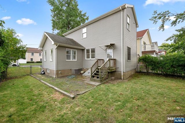 250 Woodcliff Avenue, Little Falls, NJ 07424