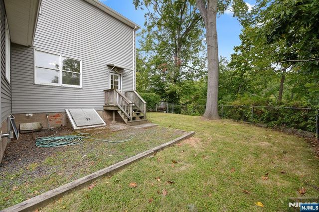 250 Woodcliff Avenue, Little Falls, NJ 07424