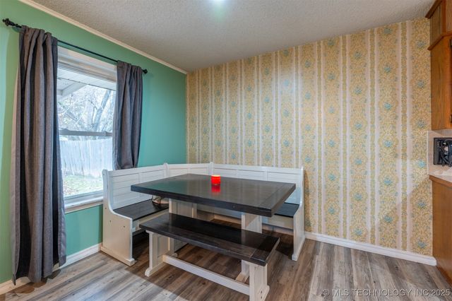 1012 Colonial Drive, Pryor, OK 74361