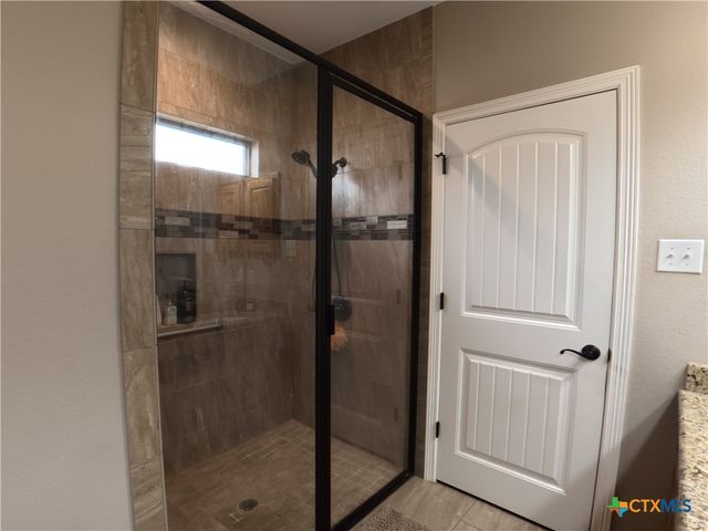 1132 Creekside Pond Road, Seguin, TX 78155