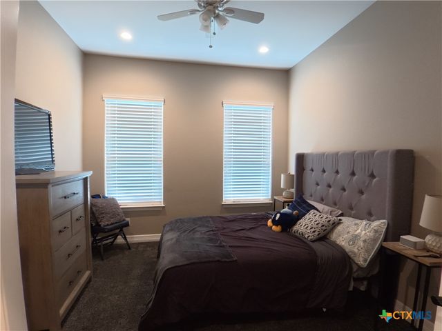 1132 Creekside Pond Road, Seguin, TX 78155