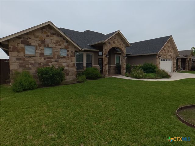 1132 Creekside Pond Road, Seguin, TX 78155