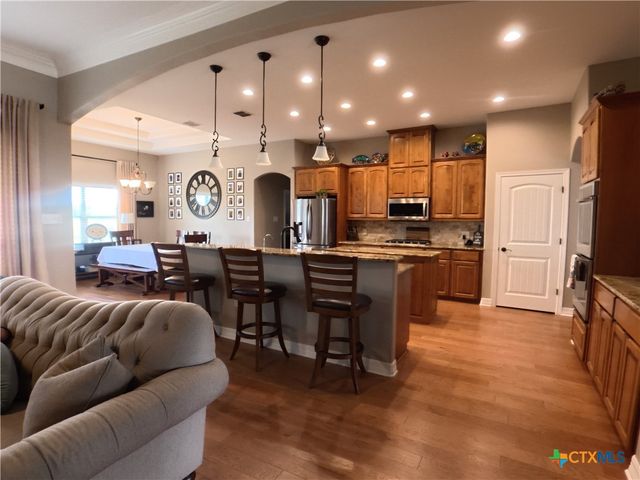 1132 Creekside Pond Road, Seguin, TX 78155