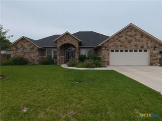 1132 Creekside Pond Road, Seguin, TX 78155