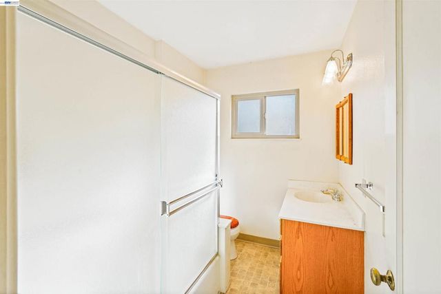 15879 Via Cordoba, San Lorenzo, CA 94580