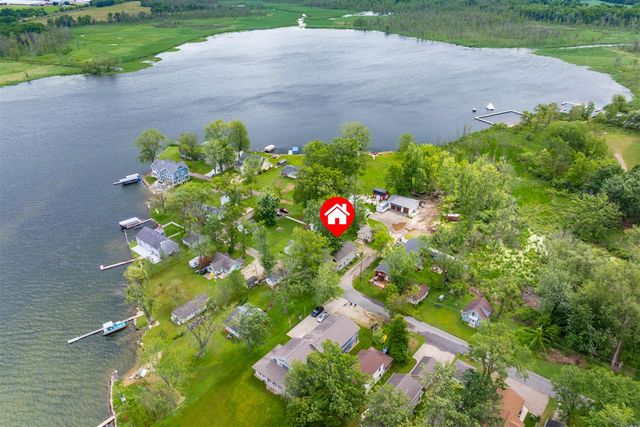 11065 E Indian Lake Drive, Vicksburg, MI 49097