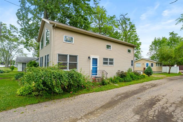 11065 E Indian Lake Drive, Vicksburg, MI 49097