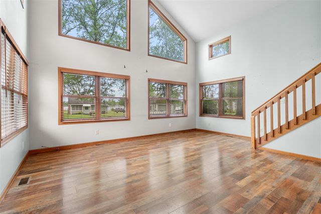 11065 E Indian Lake Drive, Vicksburg, MI 49097