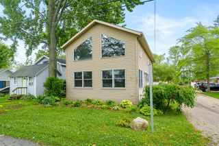 11065 E Indian Lake Drive, Vicksburg, MI 49097