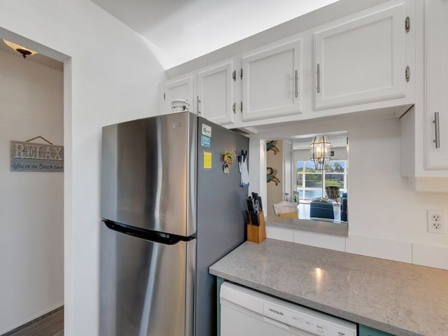 68 Royal Oak Court 201, Vero Beach, FL 32962