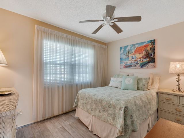 68 Royal Oak Court 201, Vero Beach, FL 32962