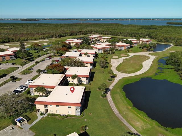 68 Royal Oak Court 201, Vero Beach, FL 32962
