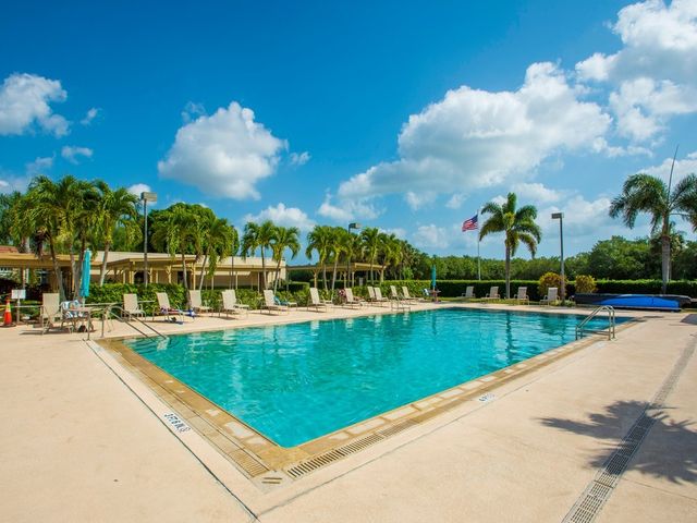 68 Royal Oak Court 201, Vero Beach, FL 32962