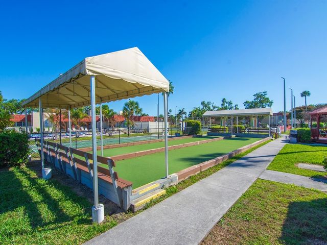 68 Royal Oak Court 201, Vero Beach, FL 32962