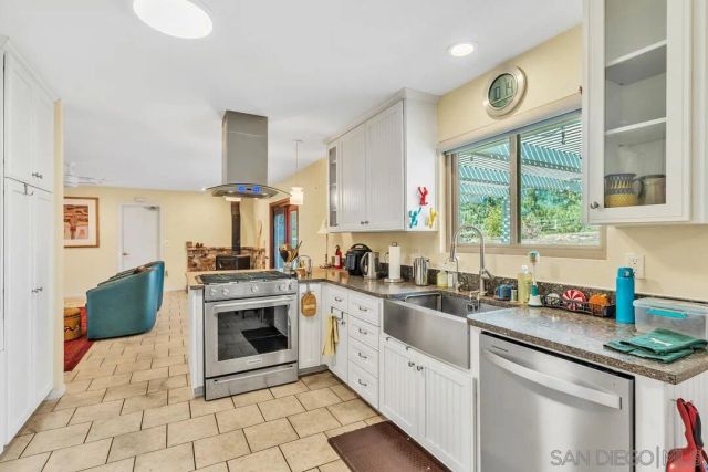 15902 Camino De Oro, Valley Center, CA 92082