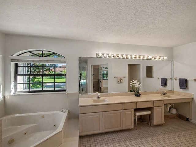 6108 Winding Lake Drive, Jupiter, FL 33458