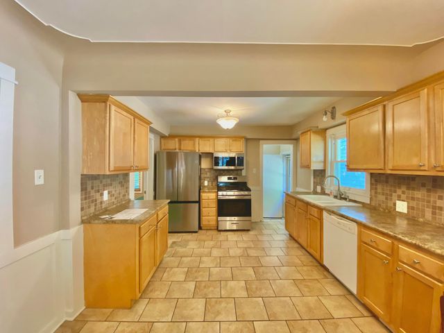 319 Holly Street Sw, City Of Wyoming, MI 49548