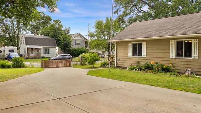 319 Holly Street Sw, City Of Wyoming, MI 49548
