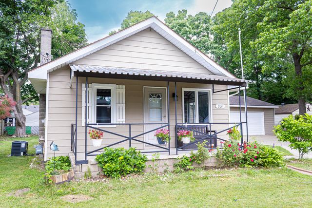 319 Holly Street Sw, City Of Wyoming, MI 49548