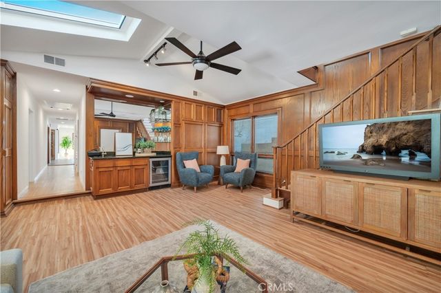 857 6th, Manhattan Beach, CA 90266