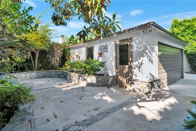 857 6th, Manhattan Beach, CA 90266