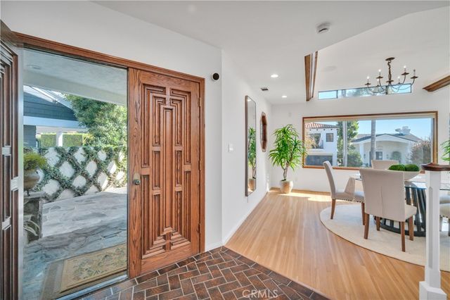 857 6th, Manhattan Beach, CA 90266