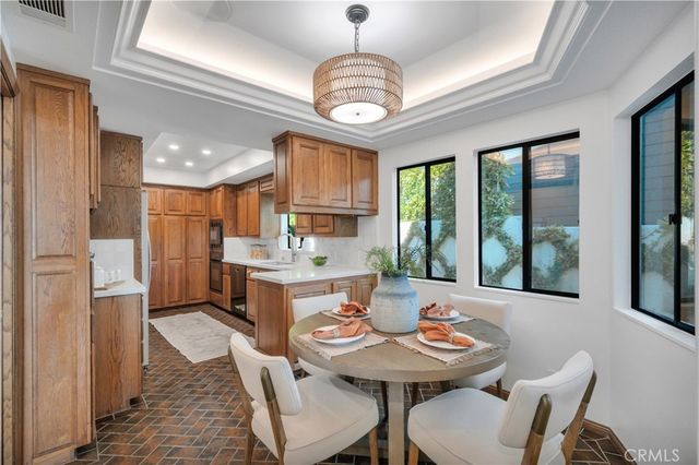 857 6th, Manhattan Beach, CA 90266