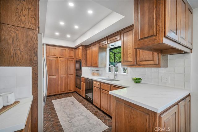 857 6th, Manhattan Beach, CA 90266