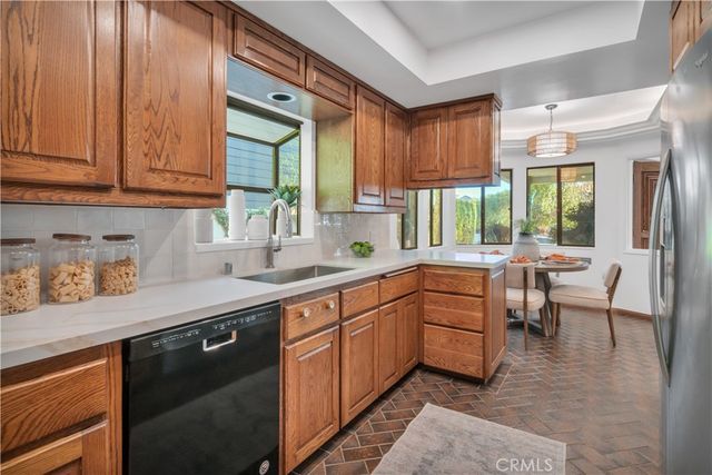857 6th, Manhattan Beach, CA 90266