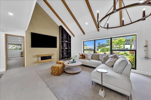 342 N FAIRWAY N, Tequesta, FL 33469
