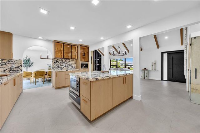 342 N FAIRWAY N, Tequesta, FL 33469
