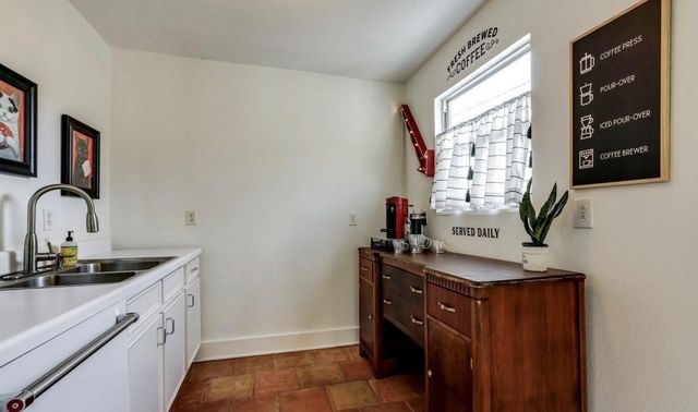 2021 Bluebonnet Drive, Fort Worth, TX 76111