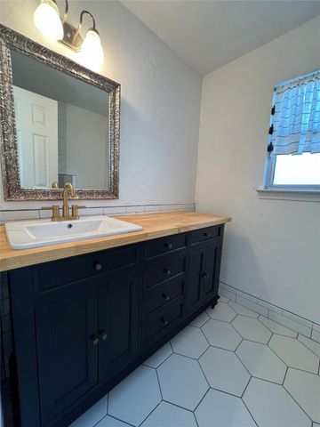 2021 Bluebonnet Drive, Fort Worth, TX 76111