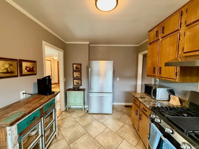 1809 Church Ave, Mena, AR 71953