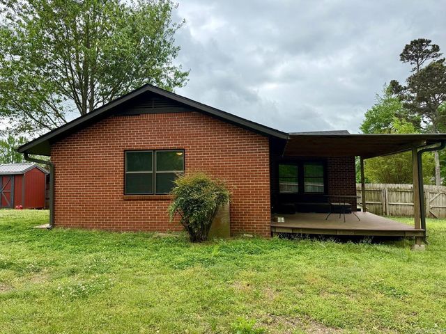 1809 Church Ave, Mena, AR 71953