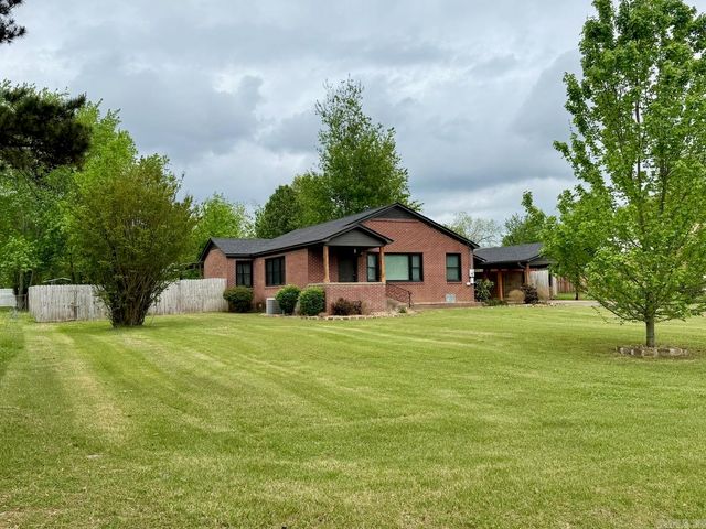 1809 Church Ave, Mena, AR 71953