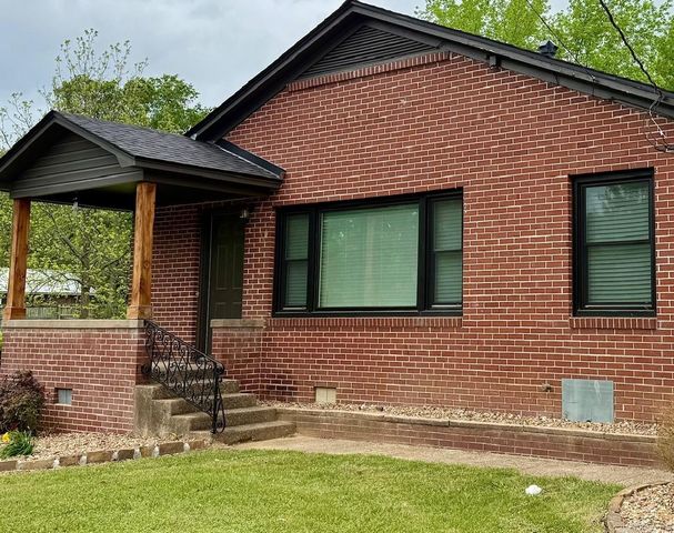 1809 Church Ave, Mena, AR 71953
