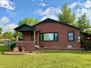 1809 Church Ave, Mena, AR 71953