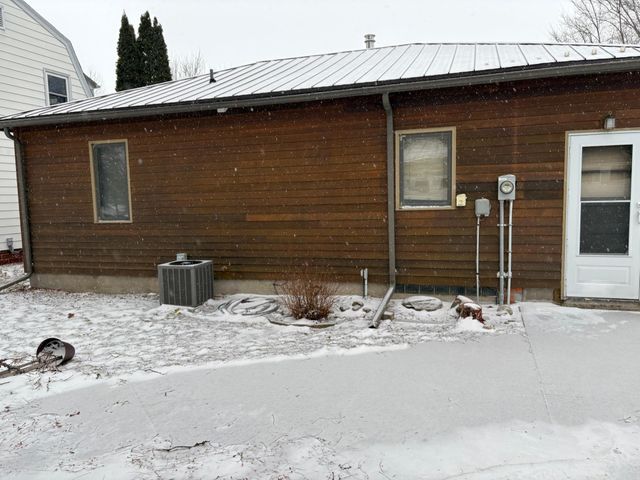 655 4th Avenue, Mountain Lake, MN 56159