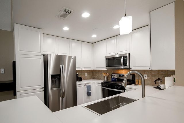 60 Woodlily Place, The Woodlands, TX 77382