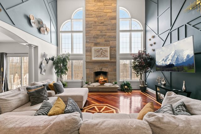 7650 Pineview Lane, Frankfort, IL 60423