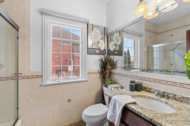 7650 Pineview Lane, Frankfort, IL 60423