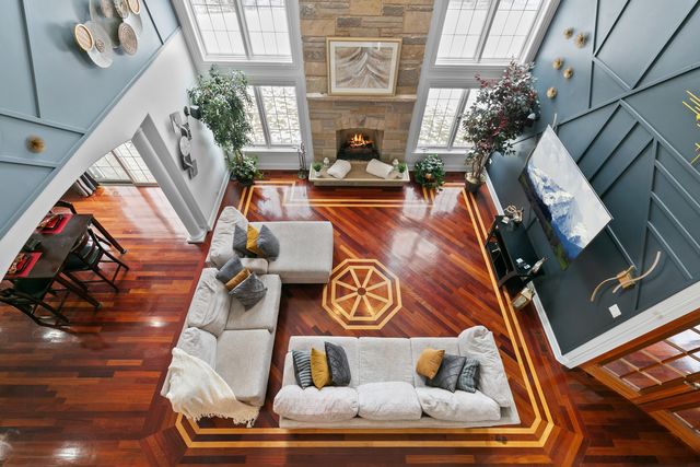 7650 Pineview Lane, Frankfort, IL 60423