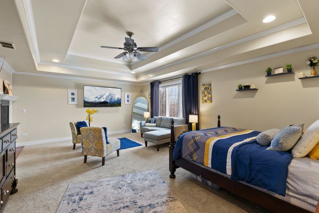 7650 Pineview Lane, Frankfort, IL 60423