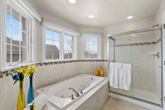 7650 Pineview Lane, Frankfort, IL 60423