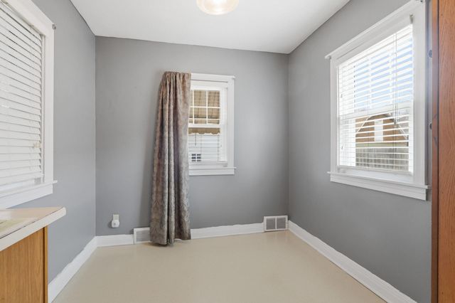 325 23rd Street, East Moline, IL 61244