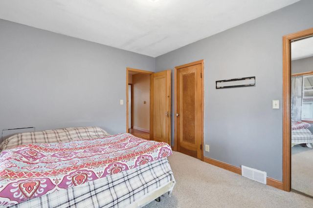 325 23rd Street, East Moline, IL 61244