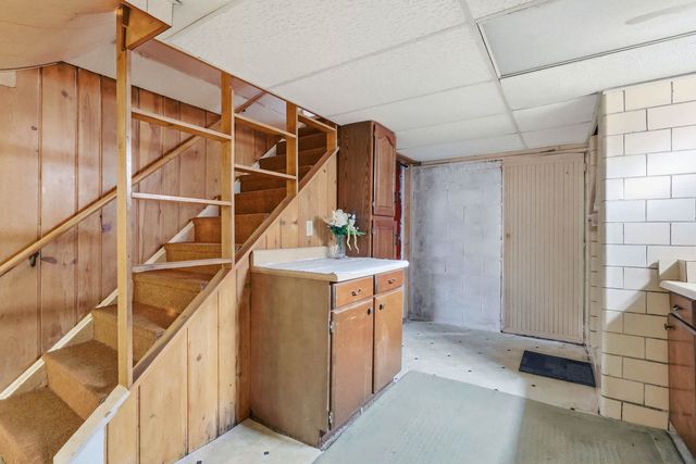 325 23rd Street, East Moline, IL 61244