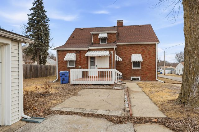 325 23rd Street, East Moline, IL 61244